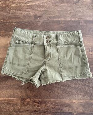 Pilcro Anthropologie "The Wanderer" Low-Rise Shorts - Army Green | Size 27